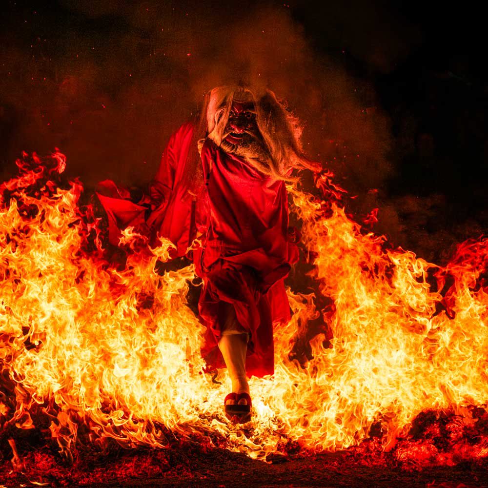 琴平神社例大祭(天狗の火渡り)の写真